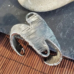 Vintage 90s Y2K Asymmetrical Silver Wire Wrap Detail Cuff Bracelet